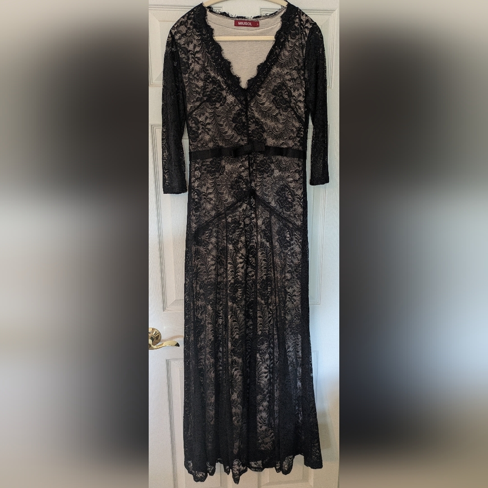 Miusol Black and Cream Lace Dress